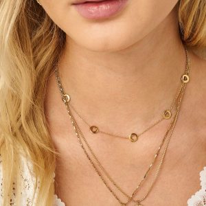 Collar de acero con charms de corazones