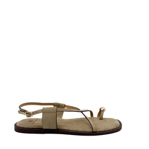 Sandalias Planas de Dedo para Mujer con Tiras Cruzadas y Detalle Dorado