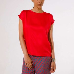 Blusa de raso con cuello redondo