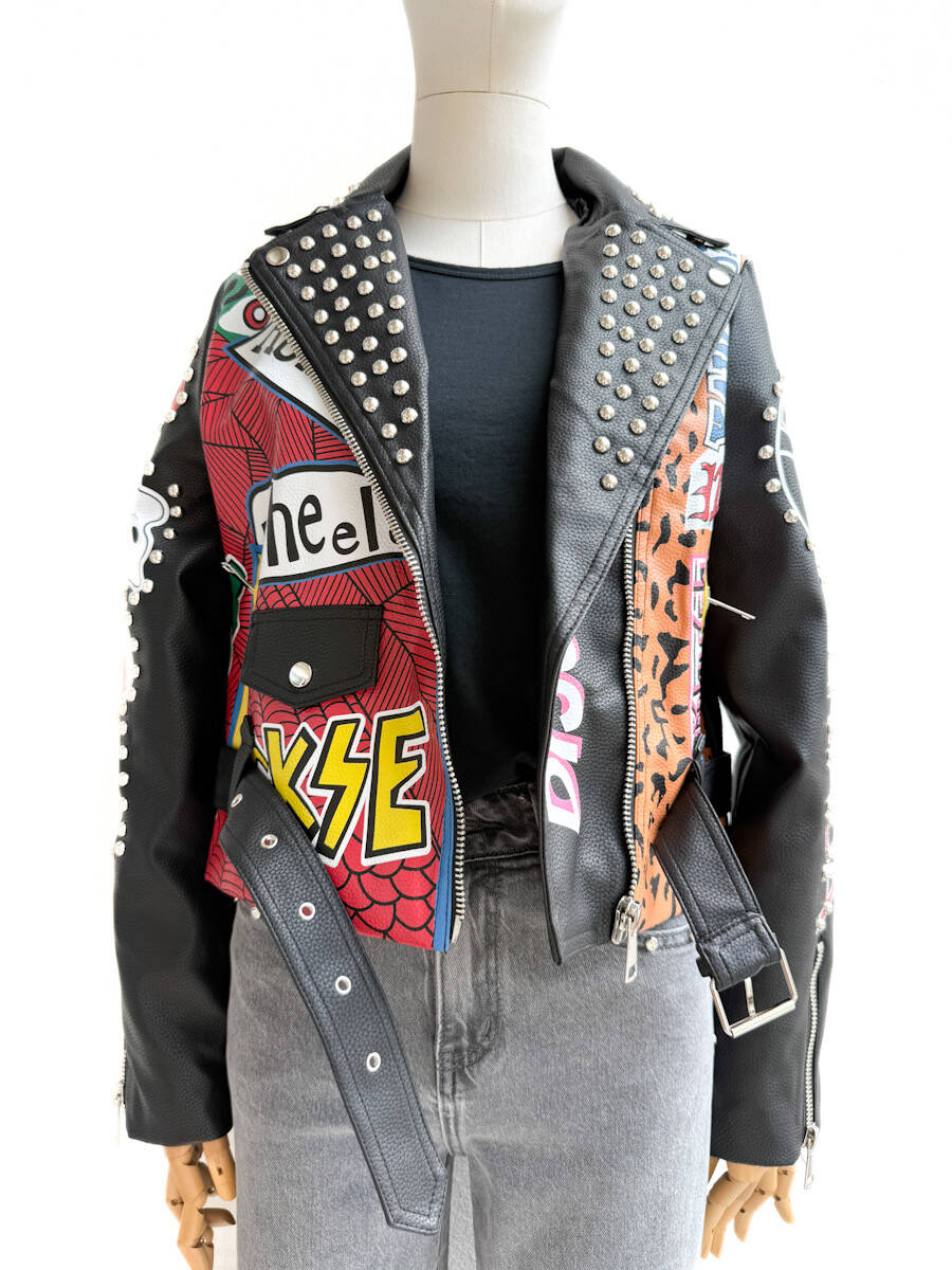 Chaqueta Biker Estilo Punk con Diseño Gráfico y Tachuelas - Imagen 3