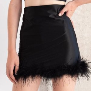 Minifalda de Raso y Plumas