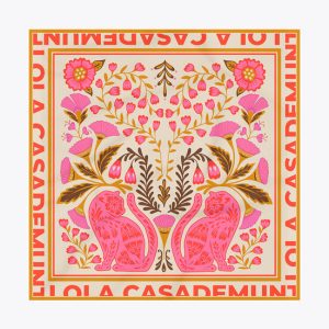 Pañuelo satinado con flores y tigres