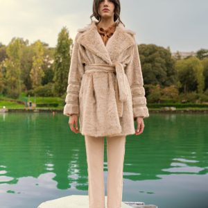 Chaquetón de Piel Ecológica con Pasamaneria