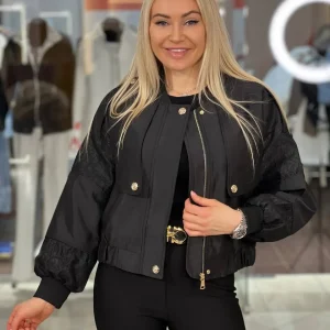 Chaqueta bomber con bordado