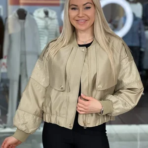 Bomber con botones dorados