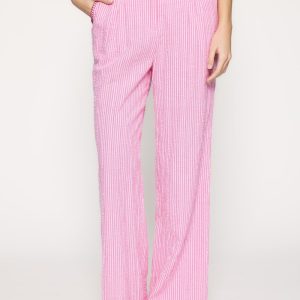 Pantalón a rayas sleepwear style