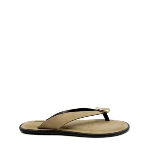 Sandalias de Dedo Corina con Adorno Metálico Dorado