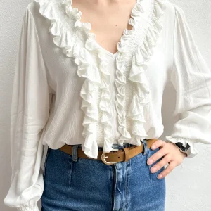 Blusa Blanca con Volantes y Escote Romántico