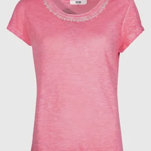 Camiseta lavado desgastado con cuello bordado