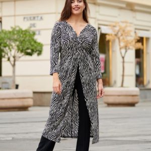 Conjunto de Blusón Plisado y Pantalón Cebra