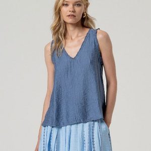 Top tirantes escote pico