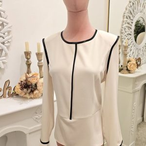 Blusa con Vivos en Negro