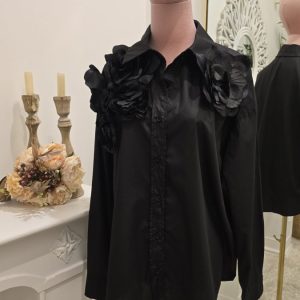 Camisa con Flores 3D