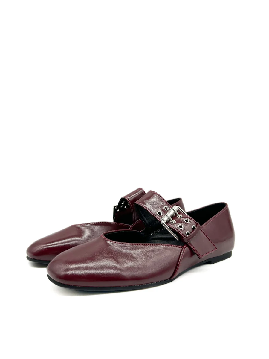Zapatos planos tipo bailarinas con hebilla metálica decorativa - Imagen 4
