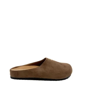 Zuecos Mule de Antelina con Detalle Metálico Dorado y Suela Dentada