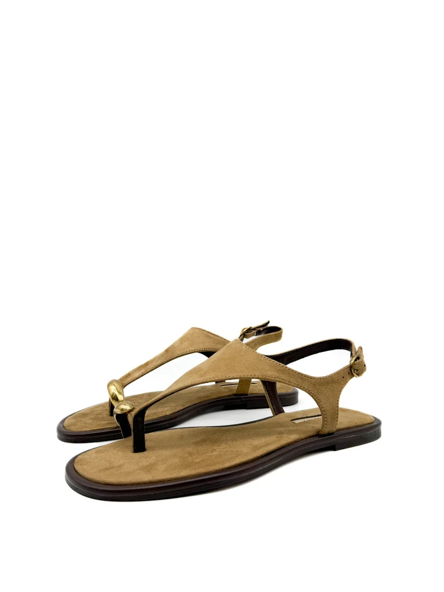 Sandalias Minimalista en Ante con Detalle de Anillo Dorado - Imagen 5