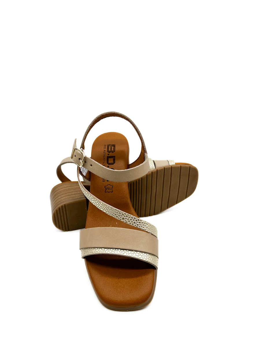 Sandalias de Piel Tacón Medio Referencia 3415 - Imagen 3