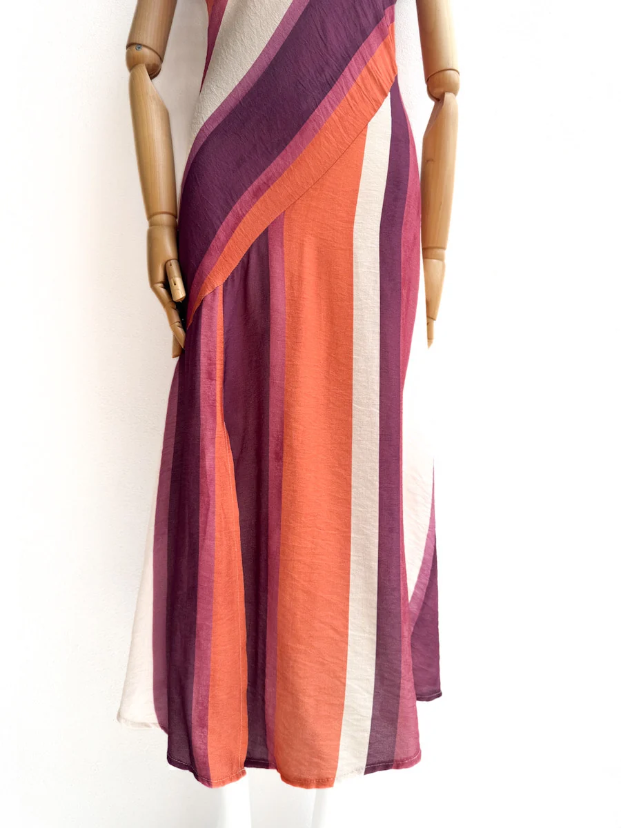 Vestido Midi de Rayas Asimétricas - Imagen 9