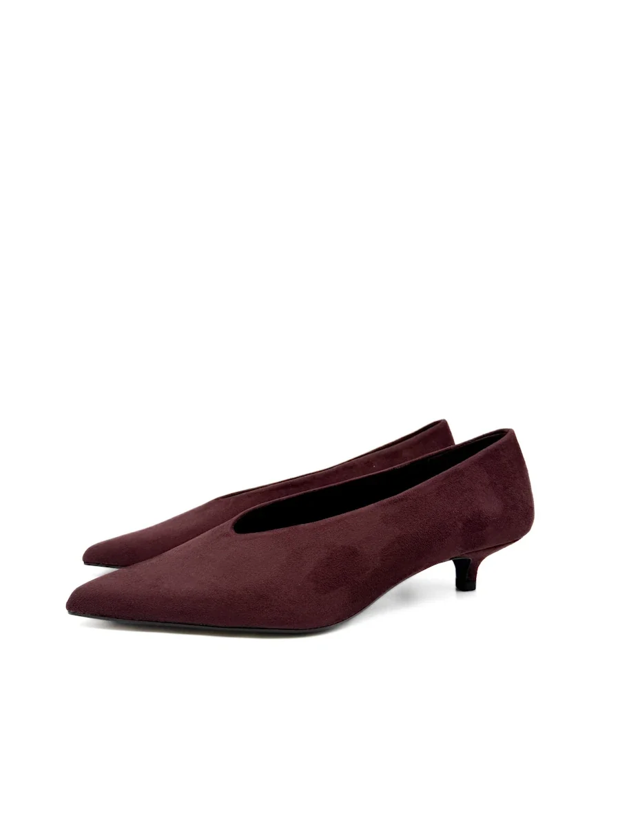 Zapato de Salón en Antelina con Tacón Sensato y Punta Afilada - Imagen 4