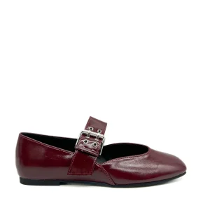 Zapatos planos tipo bailarinas con hebilla metálica decorativa