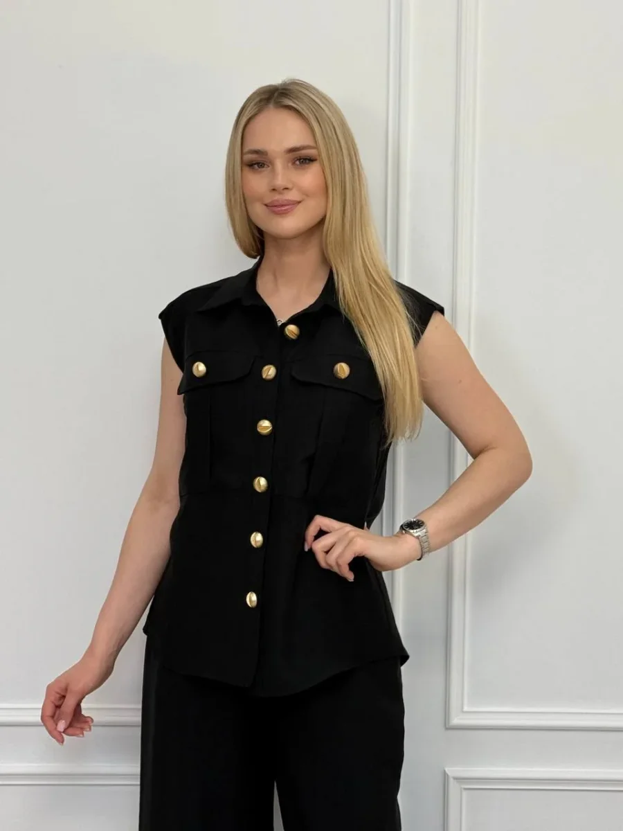 Conjunto con botones dorados - Imagen 7