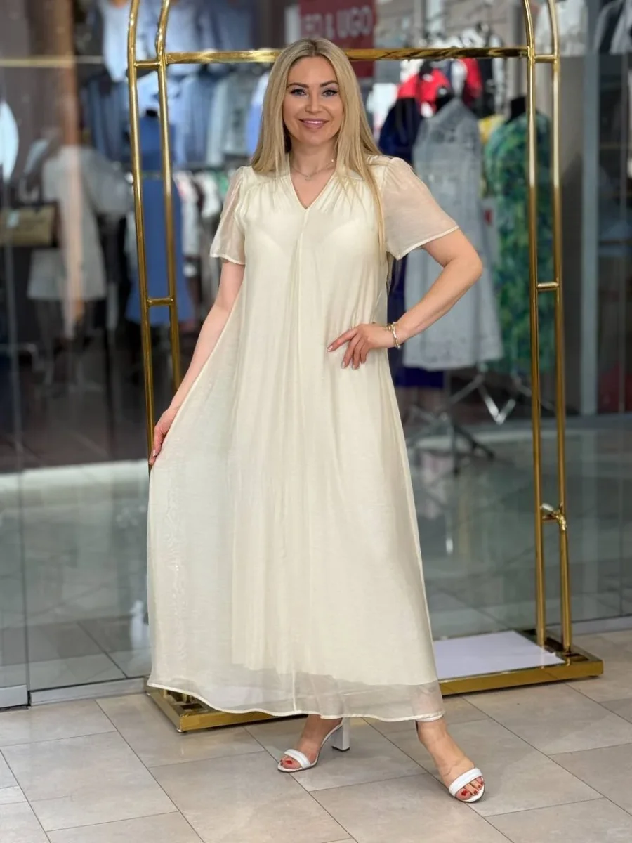 Vestido con escote pronunciado - Imagen 3