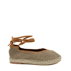 Alpargatas de Crochet con Cintas: Elegancia Artesanal y Estilo Bohemio