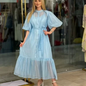Vestido con mangas abullonadas