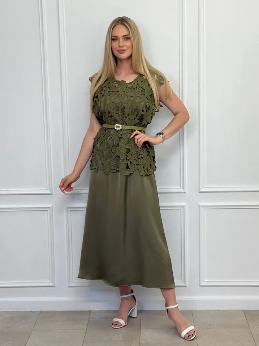 Vestido Midi Elegance con Encaje Floral - Imagen 5
