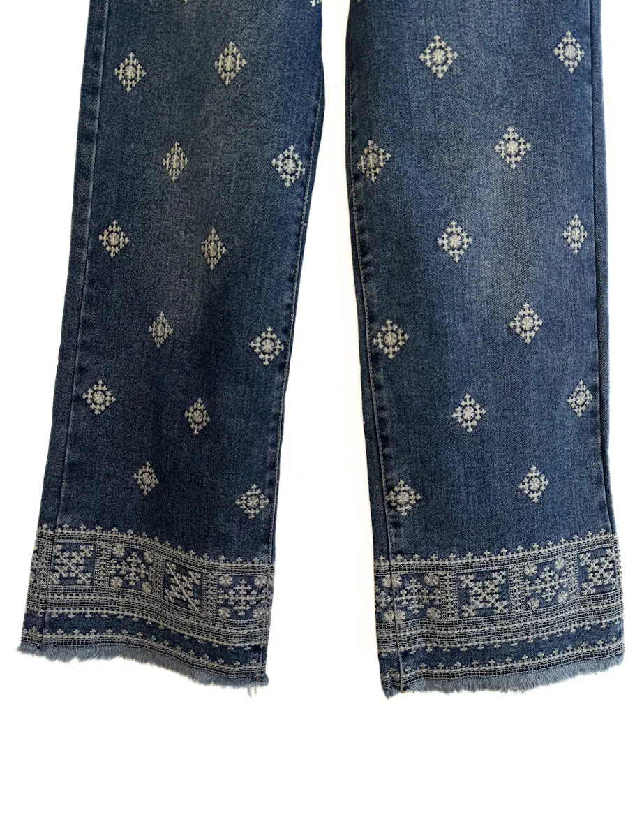 Jeans rectos con bordado étnico - Imagen 3