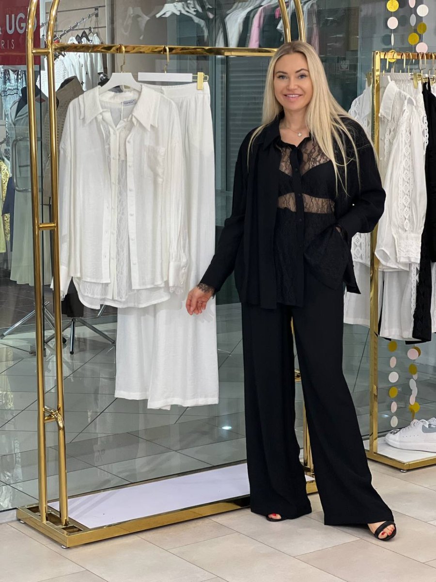 Traje con camisa de encaje - Imagen 5