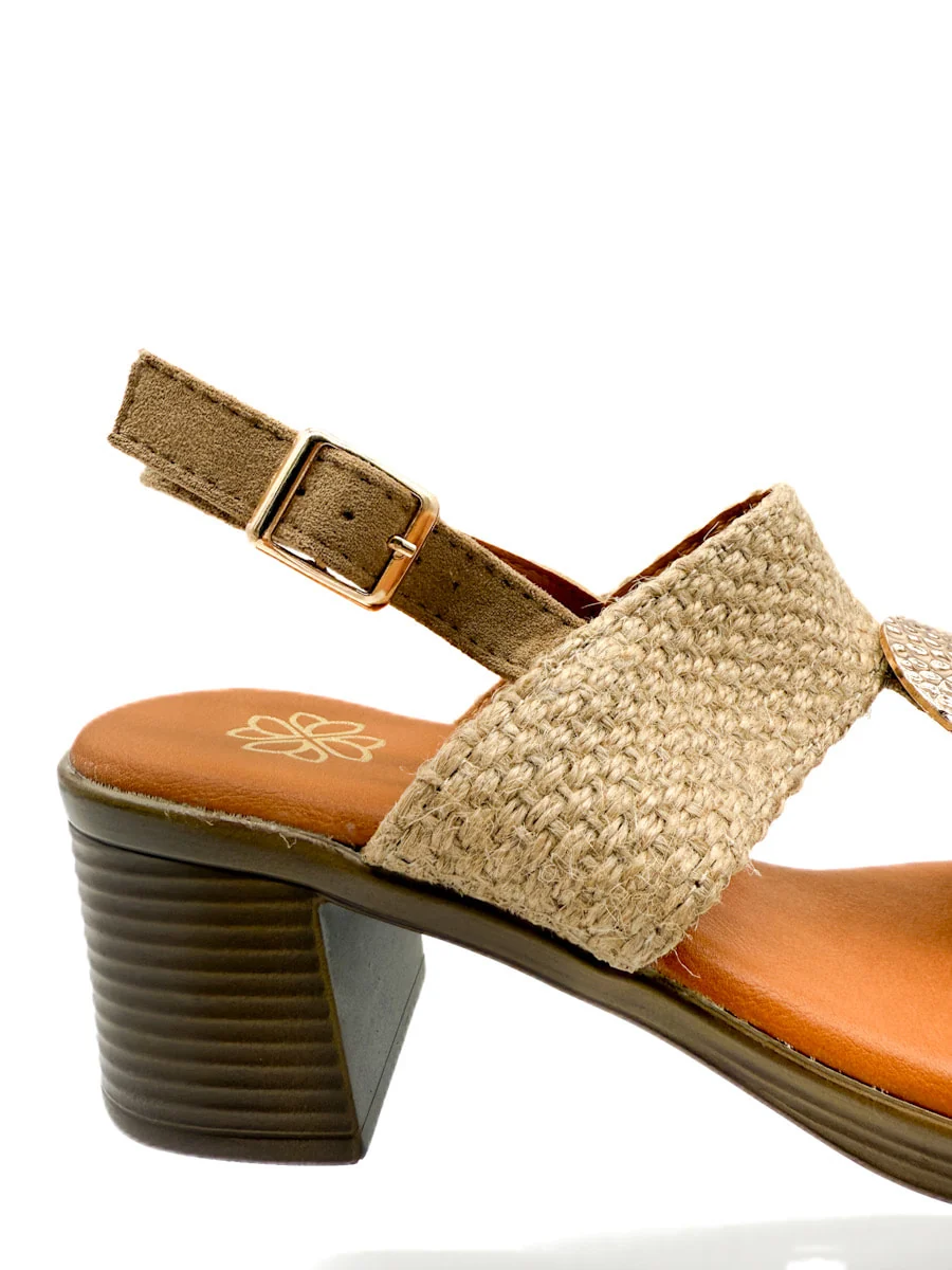 Sandalias de Tacón con Texturas y Detalle Metálico - Imagen 8