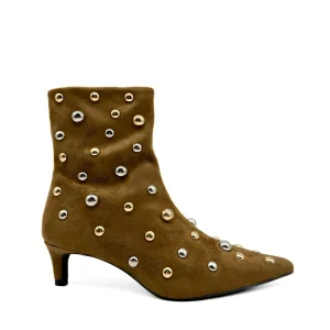 Botines Tacón Bajo Tachuelas Metálicas Corina M5636