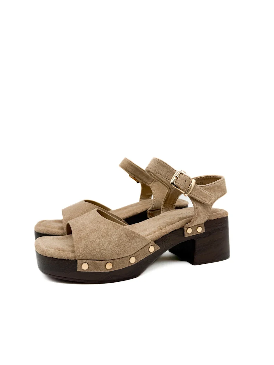 Sandalia Zueco de Plataforma con Pulsera y Tachuelas - Imagen 8