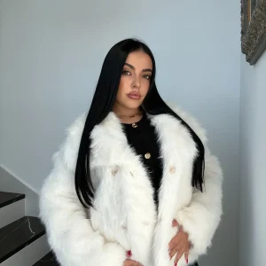 Abrigo Corto Efecto Pelo