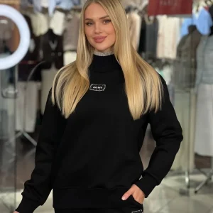 Traje con cuello canalé
