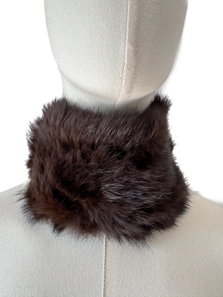 Cuello de piel de conejo