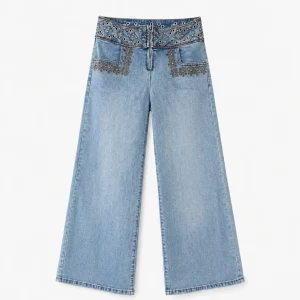Pantalón de Mezclilla de Pierna Ancha con Detalles Metálicos en Pretina