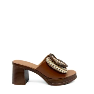 Sandalias Elegantes con Detalles Artesanales y Tacón Ancho