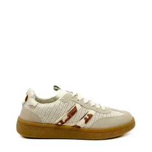 Zapatilla deportiva retro con estampado de piel de vaca