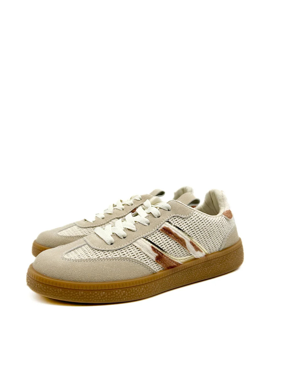 Zapatilla deportiva retro con estampado de piel de vaca - Imagen 4