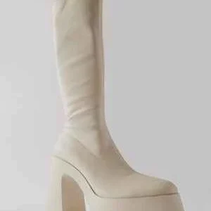 Botas Alta con Plataforma de Mujer