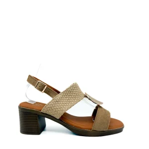 Sandalias de Tacón con Texturas y Detalle Metálico
