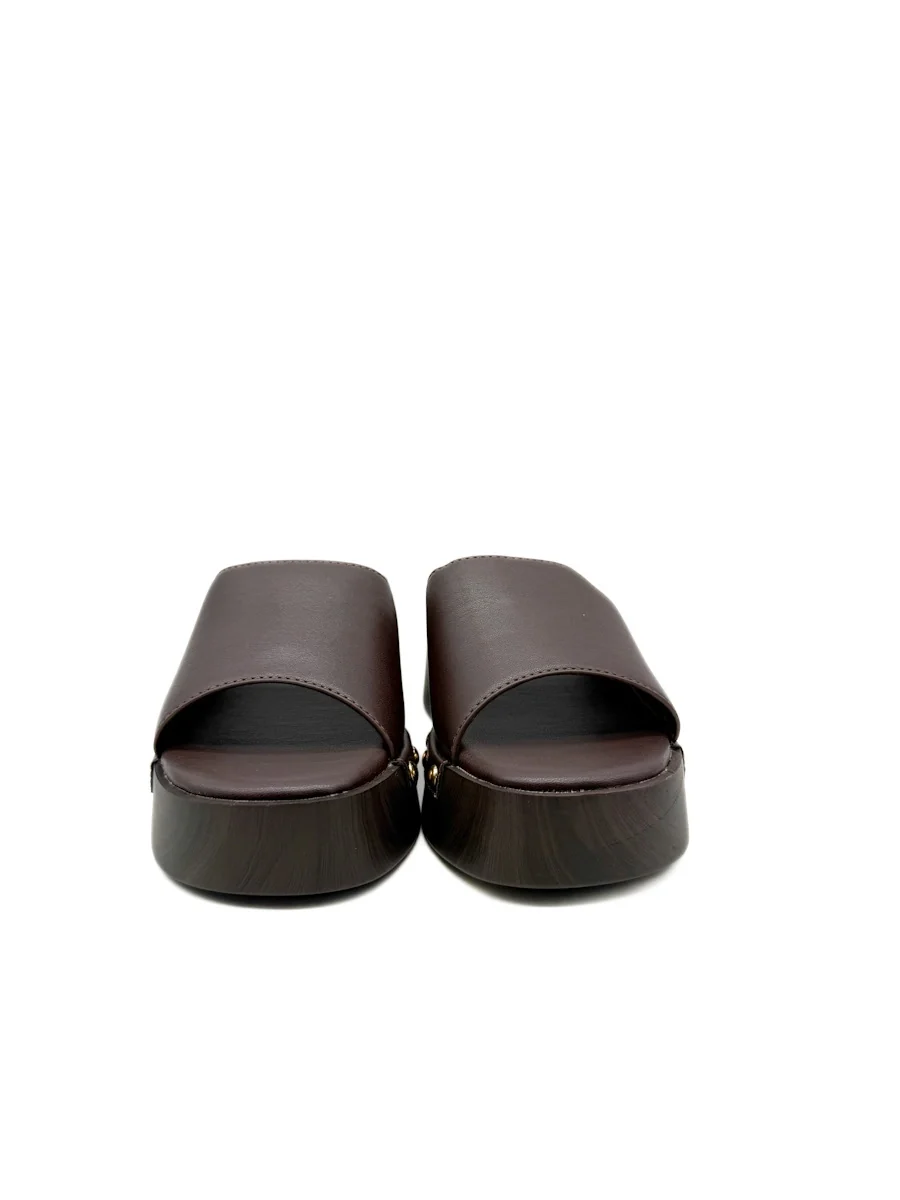 Sandalias de Cuña Tipo Zueco con Plataforma Efecto Madera y Tachuelas - Imagen 7