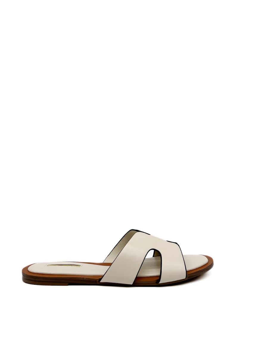 Sandalias Planas con Diseño en "H" – Elegancia y Comodidad - Imagen 8