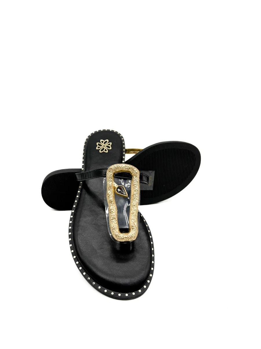 Sandalias Planas con Adorno Dorado Transparente - Imagen 7
