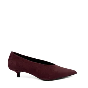 Zapato de Salón en Antelina con Tacón Sensato y Punta Afilada