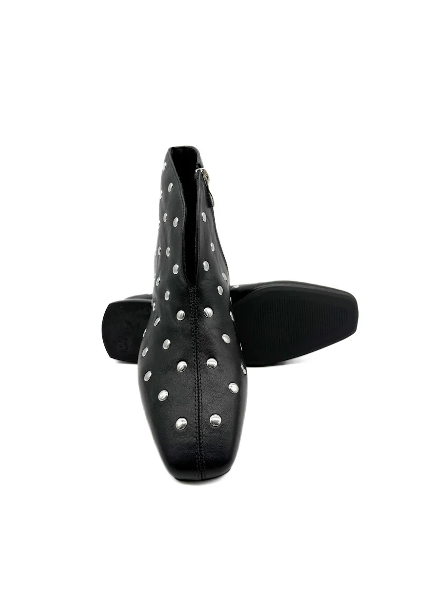 Botines Bajos de Mujer Negros con Tachuelas Plata, Puntera Cuadrada y Cremallera - Imagen 4