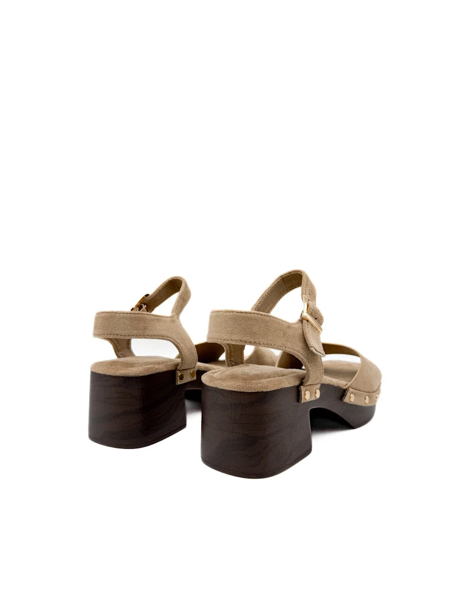 Sandalia Zueco de Plataforma con Pulsera y Tachuelas - Imagen 5