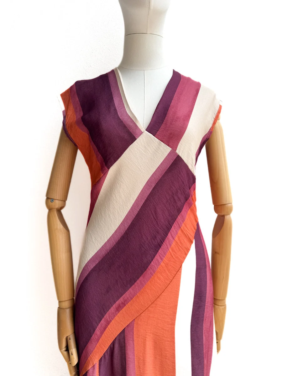 Vestido Midi de Rayas Asimétricas - Imagen 8
